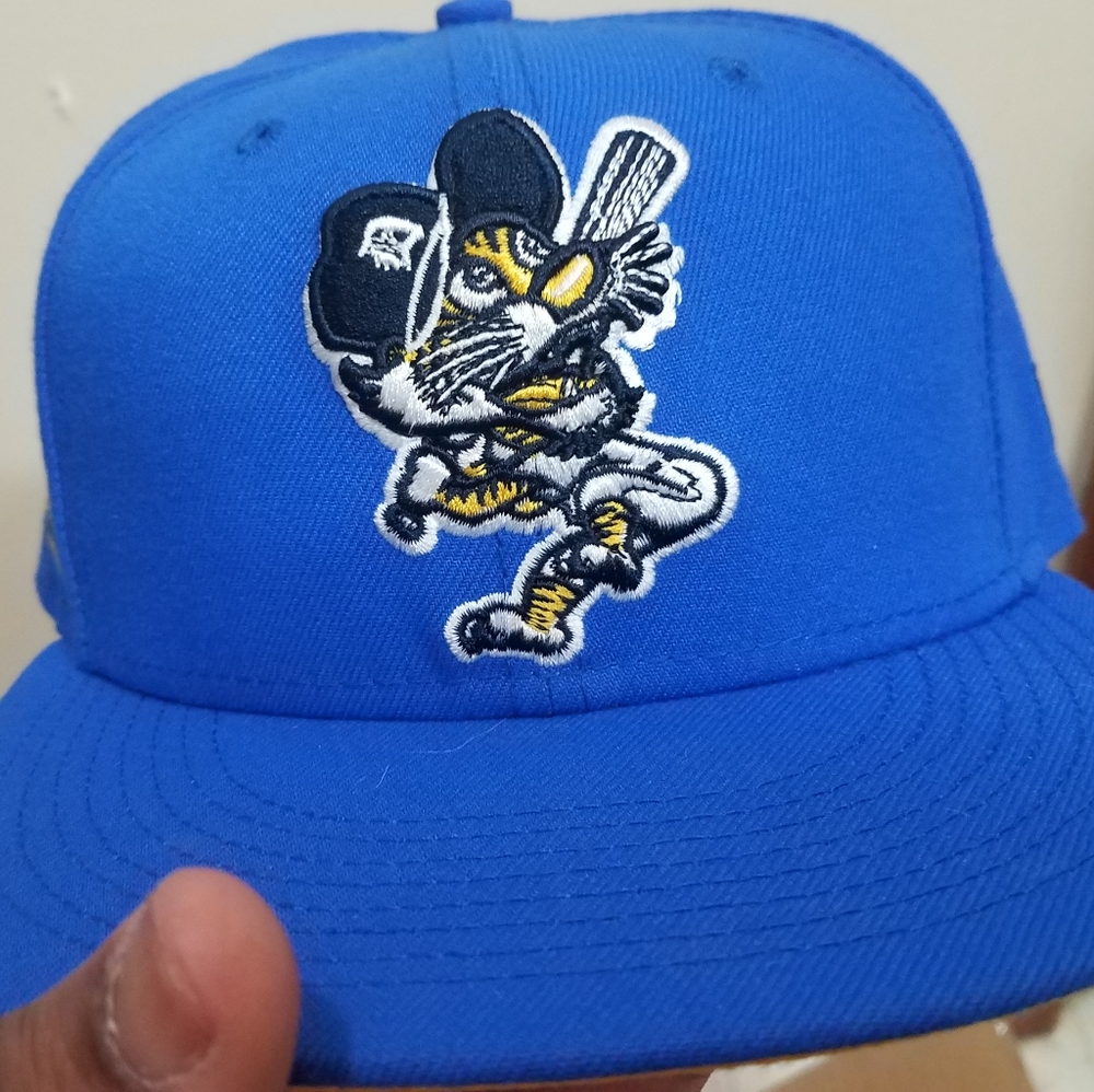 New Era: MLB Detriot Tigers fitted hat. Size 7 1/2